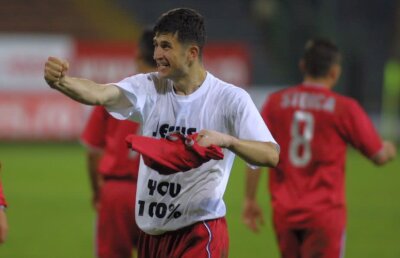 VIDEO Rădoi, dezvăluiri din vestiar » Cât adevăr ar fi în legendele cu Claudiu Răducanu: "Avea o intuiție spațială" + Cel mai scump cadou primit în carieră