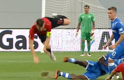 GALERIE FOTO Roșu direct după o intrare criminală în U Craiova - Chiajna » Reacția dură a lui Crăciunescu