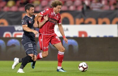 FOTO Victorie chinuită pentru Dinamo! "Câinii" au câștigat cu un gol în minutul 4 al prelungirilor