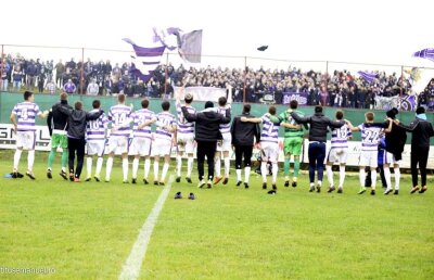 VIDEO Liga a 2-a are un lider surprinzător după 4 etape » Atmosferă superbă la derby-ul istoric Poli Timișoara - "U" Cluj