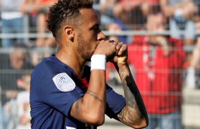 VIDEO "Neymar plângăciosul" » Contre între brazilian și suporteri