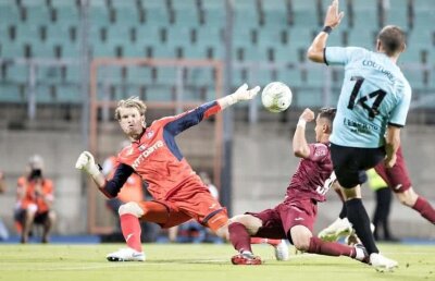 DECIZIE-ȘOC la CFR Cluj! Azi își instalează noul antrenor: superfotbalist, dar ca antrenor e aproape zero