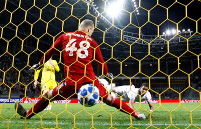 Anunț important pentru iubitorii fotbalului » O companie de cablu a făcut anunțul în privința drepturilor TV pentru Liga Campionilor și Europa League