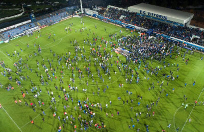 ROMÂNIA U21 - BOSNIA U 21 // FOTO Atenție, imagini dure » Accident auto serios în apropierea stadionului din Ovidiu » O persoană are nevoie de intervenția medicilor