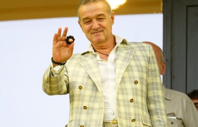 I-a trecut pe lista premianților » "Joacă foarte bine, ca ceasul, acolo nu avem emoții" » Becali dezvăluie o discuție cu MM: "L-am întrebat unde găsim noi jucătorii ăștia"