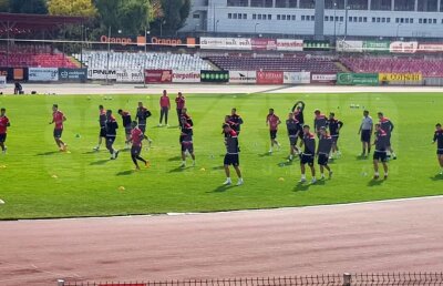 VIDEO + FOTO EXCLUSIV Dinamo a trecut la "dansuri populare" » Cum a decurs primul antrenament după demiterea lui Bratu