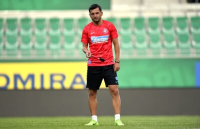 Dică se supune fără probleme deciziei patronului, chiar dacă poate avea mari probleme! Ce spune despre plecările celor mai buni jucători 