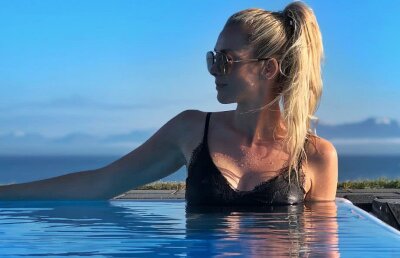 FOTO Ce lovitură pentru un fotbalist din Premier League: a cerut-o de soție pe Miss Islanda! 