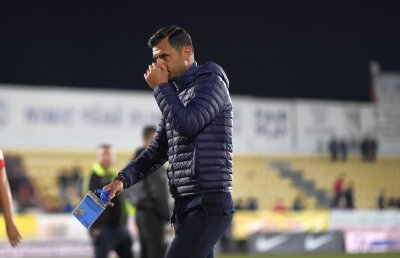 Informații din vestiar?! "Cred că Dică va fi schimbat acum! E compromis și nu are autoritate" » Critici vehemente la adresa echipei: "Ca în Liga a 3-a"