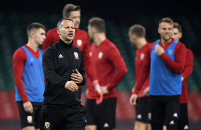 Sabotați din interior :) Mai joacă cineva diseară? Giggs a luat stâlpii adversarei României și nu i-a folosit deloc