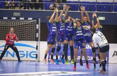 Explicațiile unui management falimentar » Cine l-a adus la CSM pe antrenorul care a băgat echipa în groapă