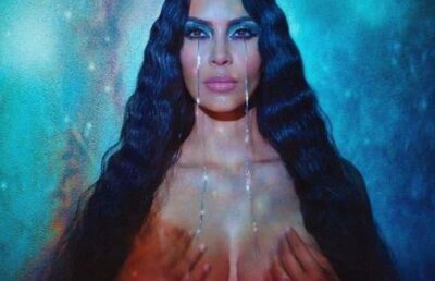 FOTO Kim Kardashian șochează cu o nouă fotografie topless