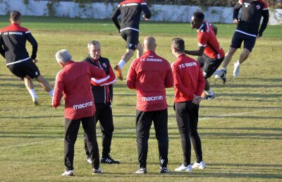 Dinamo pregătește o revenire de senzație! Rednic îl aduce pe omul care rezolvă criza + detalii despre transferuri: "M-am mișcat bine"