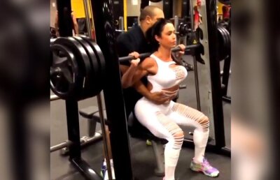 VIDEO Incidente în sala de sport: au vrut să își încordeze mușchii, însă s-au făcut complet de râs