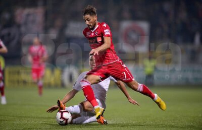 VIDEO + FOTO Dezastru în alb și roșu » "Câinii" au fost dominați la Chiajna și n-au scos decât un punct