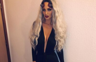 FOTO În toată splendoarea! A purtat ”costumul Evei” în noaptea de Halloween: un fotomodel surprinde cu un NUD incendiar