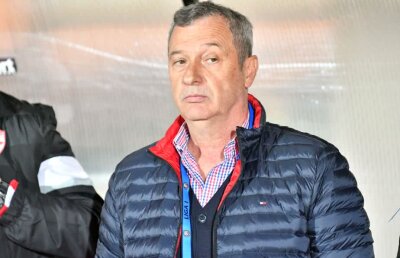 Negoiță, somat de ultrașii dinamoviști să facă o mutare urgentă: "Nu ne trebuie niciun play off! Avem nevoie de el! Rednic NU este Dumnezeu" + Reacția omului cerut de fani