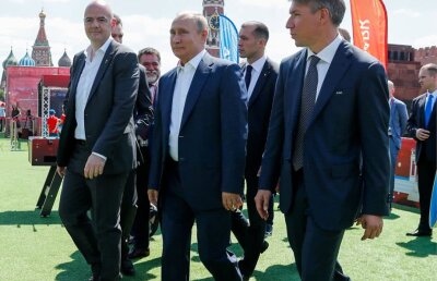 Guvernul și Primăria Capitalei dau 200.000 de euro pentru Conferința publicității mondiale de la București, unde ”Star Speaker” este Aleksei Sorokin, șeful World Cup 2018, omul lui Putin și propagandist al legilor discriminării minorităților sexuale din Rusia!