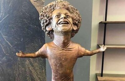 FOTO Vă mai aduceți aminte de statuia lui Ronaldo din Madeira? Salah are una la fel de amuzantă în Egipt :) 