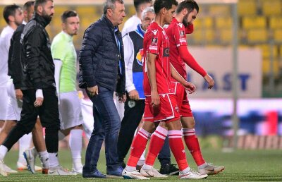 GSP LIVE / VIDEO "Îmi e rușine să mă uit la meciurile lui Dinamo" + atac la Rednic: "De ce să aduci jucători liberi de contract?"