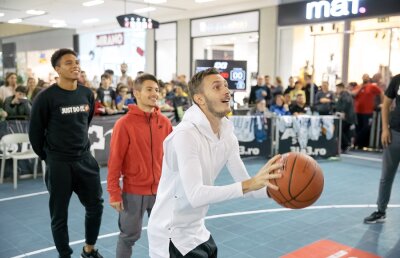 Jucătorii lui Hagi au făcut spectacol pe terenul de baschet! Constanța Streetplay a dat startul calificărilor pentru Jocurile Olimpice la baschet 3x3