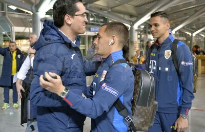 MUNTENEGRU - ROMÂNIA // GALERIE FOTO "Naționala" a ajuns la Podgorica: primele imagini de la aeroport 