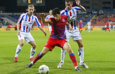 Fotbalistul care s-a ruinat complet! Pe ce a cheltuit prima de titlu de 100.000 de euro: "Acum merge cu o Dacia"