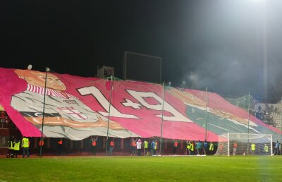 FOTO Daniel Pancu, ultimul meci la Rapid // Cadoul primit + Bannerul genial al fanilor: "Gradenele se frâng, amintirile rămân"