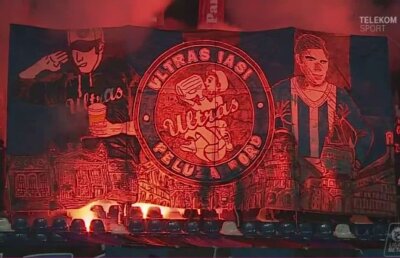 FOTO Stoican i-a înrăit și pe fani! Scenografie impresionantă realizată de suporterii lui Poli Iași cu FCSB