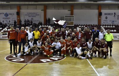 Rapid Old Boys, meci demonstrativ în sala Rapid » Nume de legendă ale giuleștenilor strâng bani pentru copiii nevoiași