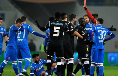 CS U CRAIOVA - GAZ METAN 2-0 // Medieșenii acuză după eșecul din Bănie: "Dădea indicații, iar Rocha s-a lovit de el"