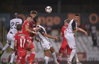 VIDEO RedMic și prietenii de fotbaliști » Trupa de șoc de la Dinamo a șters impresia bună cu Craiova și s-a mai făcut o dată de râs, la Giurgiu, încheind cu o umilință un 2018 de coșmar!