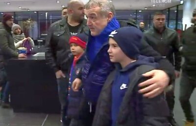 FCSB - CFR CLUJ // FOTO "Schiorul" Gigi! Cum s-a afișat Becali pe Arena Națională la meciul cu CFR Cluj + Iorgulescu a fost Sherlock Holmes :D