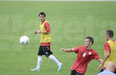 Reacția Peluzei Roș-Albastre după transferul renegatului Florentin Matei, fotbalist care a fost testat de Dinamo: "Tatăl lui ne-a promis ceva"