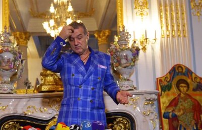 Provocarea începutului de an: "Dacă Becali are curaj să jure pe Biblie că nu a făcut asta, îi cedez ce jucători vrea din echipa mea! Pe alese"