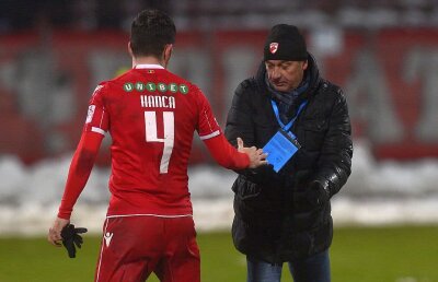 Cine pleacă, cine vine la Dinamo » 4 jucători din toate compartimentele sunt OUT: "Nu vor pleca în cantonament" și un nume nou confirmat de președintele clubului 