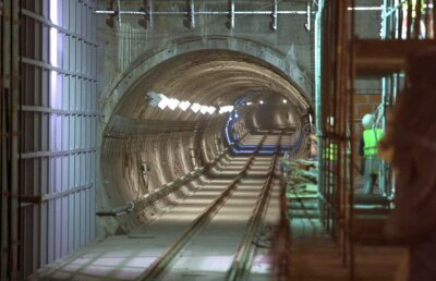 OPINIE de Cristian Coman // Metrul cub de promisiuni de la metrou » Toate „realizările” viitoare ale guvernanților sau edililor par a fi scoase din pălărie