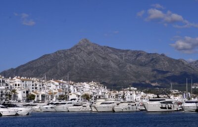 VIDEO+FOTO În casa bogaților » FCSB se antrenează ca să atace titlul într-o zonă exclusivistă, frecventată de superstaruri