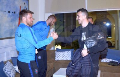 IOAN HORA LA FCSB // Ioan Hora, primit cu un mesaj savuros de Harlem Gnohere » Primii doi fotbaliști care l-au întâmpinat VIDEO + FOTO 