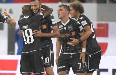 OFICIAL Dinamo s-a mai despărțit de un jucător! Numărul fotbaliștilor plecați de la trupa lui Rednic în această iarnă a ajuns la 17