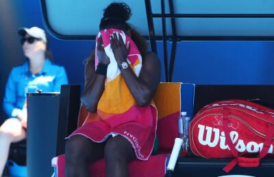 Serena Williams, ELIMINATĂ de la Australian Open de Karolina Pliskova! Americanca a avut 4 mingi de meci și 5-1 în decisiv!