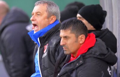 DINAMO - DINAMO MOSCOVA // Rednic și-a certat doi jucători în prima repriză: „Joacă aproape, băi!”