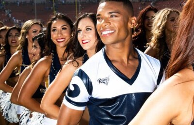 FOTO Primele majorete masculine la Super Bowl » Vedete neașteptate la cel mai important meci din sportul american