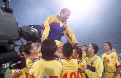 GALERIE FOTO Gică Hagi împlinește azi 54 de ani! Cele mai tari imagini din cariera lui și 10 lucruri inedite