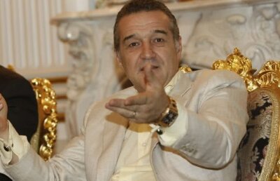 Gigi Becali anunță primele două transferuri la FCSB după rușinea cu Dunărea Călărași: „Acum dau ordin și se fac!”