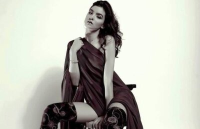 GALERIE FOTO Adrian Petre se laudă cu una dintre cele mai sexy iubite de fotbalist din România! 