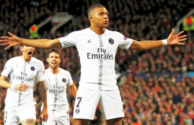 MANCHESTER UNITED - PSG 0-2 // VIDEO Mbappe este de neoprit: la doar 20 de ani l-a egalat pe Zidane!