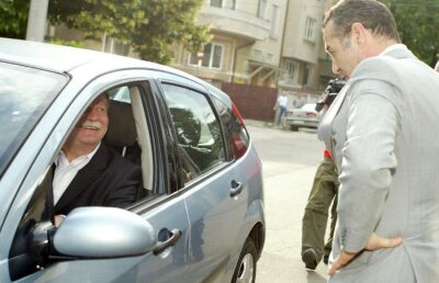 DINAMO ÎN PLAY-OFF // Gigi Becali și Dinu Gheorghe, pariu pe seama lui Dinamo: „Haideți, vă știam om serios”