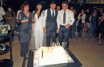EXCLUSIV / FOTO Lăcătuș, nașul lui Dănciulescu! Imagini tari de la petrecerea în care oficialul lui Dinamo și soția și-au reînnoit jurămintele » Multe nume grele prezente