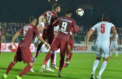 CFR CLUJ - SEPSI / 4 fotbaliști desemnați să meargă la controlul doping după meci